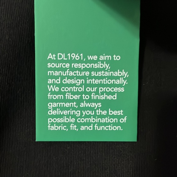 NWT cropped pullover - Picture 6 of 9